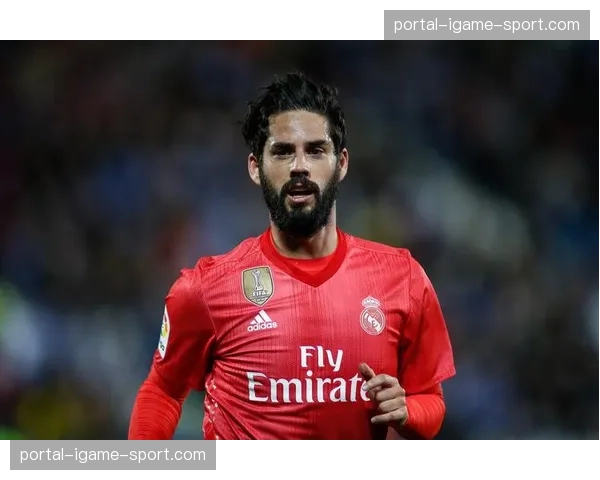 通讯:幕后故事——走近西甲唯一的女队医,讲述她在更衣室的工作。 通讯:幕后故事——走近西甲唯一的女队医,讲述她在更衣室的工作。